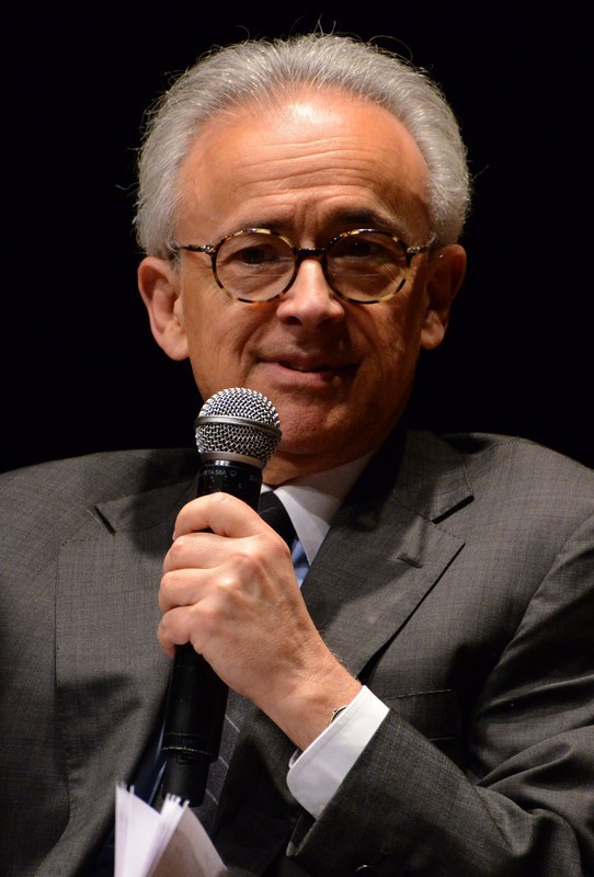 Antonio Damasio speaking on stage at a Fronteiras do Pensamento event in Porto Alegre, 2013